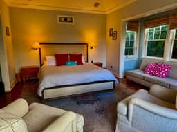 6BD/8BA Pool Spa EV Charger Pets Larchmont Village
