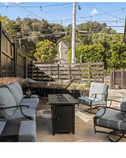 Laurel Canyon 2BR Modern | Remote work friendly