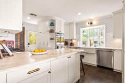 The Clementine | Sunny Escape in the Heart of LA - Image 5