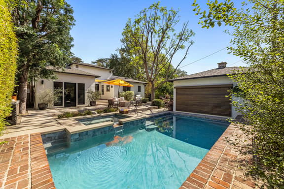 The Clementine | Sunny Escape in the Heart of LA - Image 1